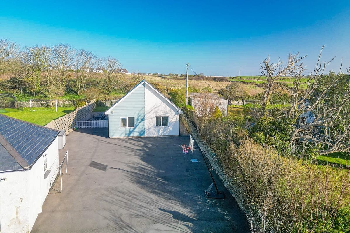Trearddur Road, Trearddur Bay, Holyhead, LL65
