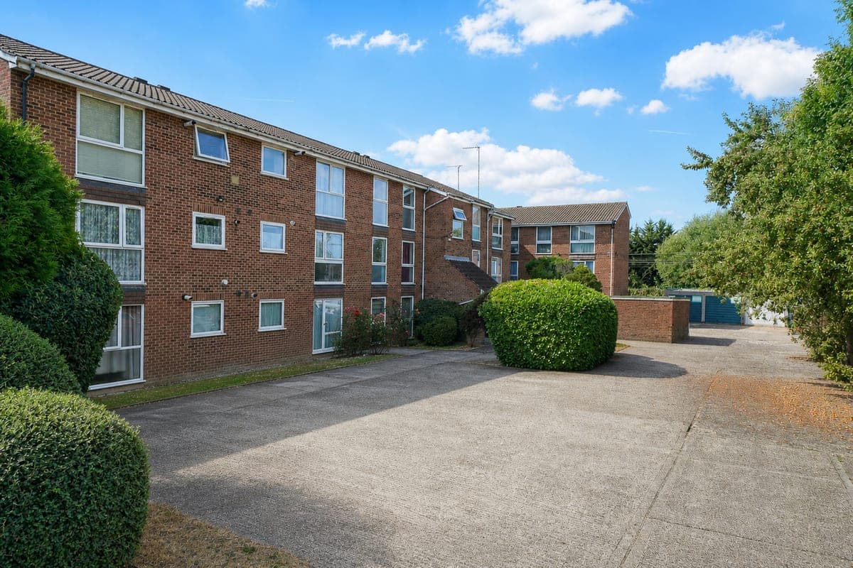 Shurland Avenue, Barnet, EN4