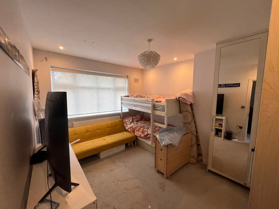 West Ridge Gardens, Greenford, UB6