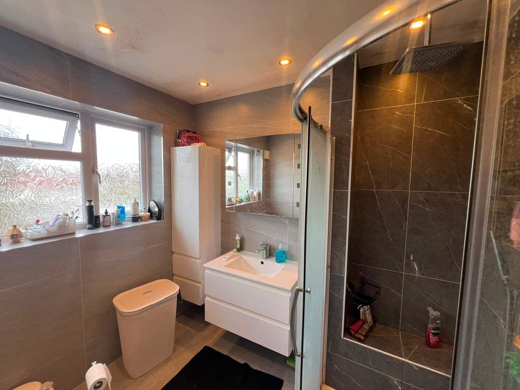 West Ridge Gardens, Greenford, UB6