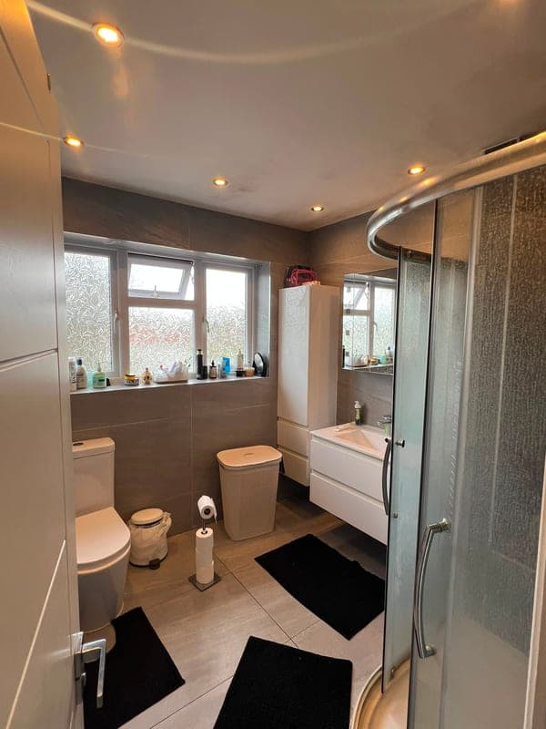 West Ridge Gardens, Greenford, UB6