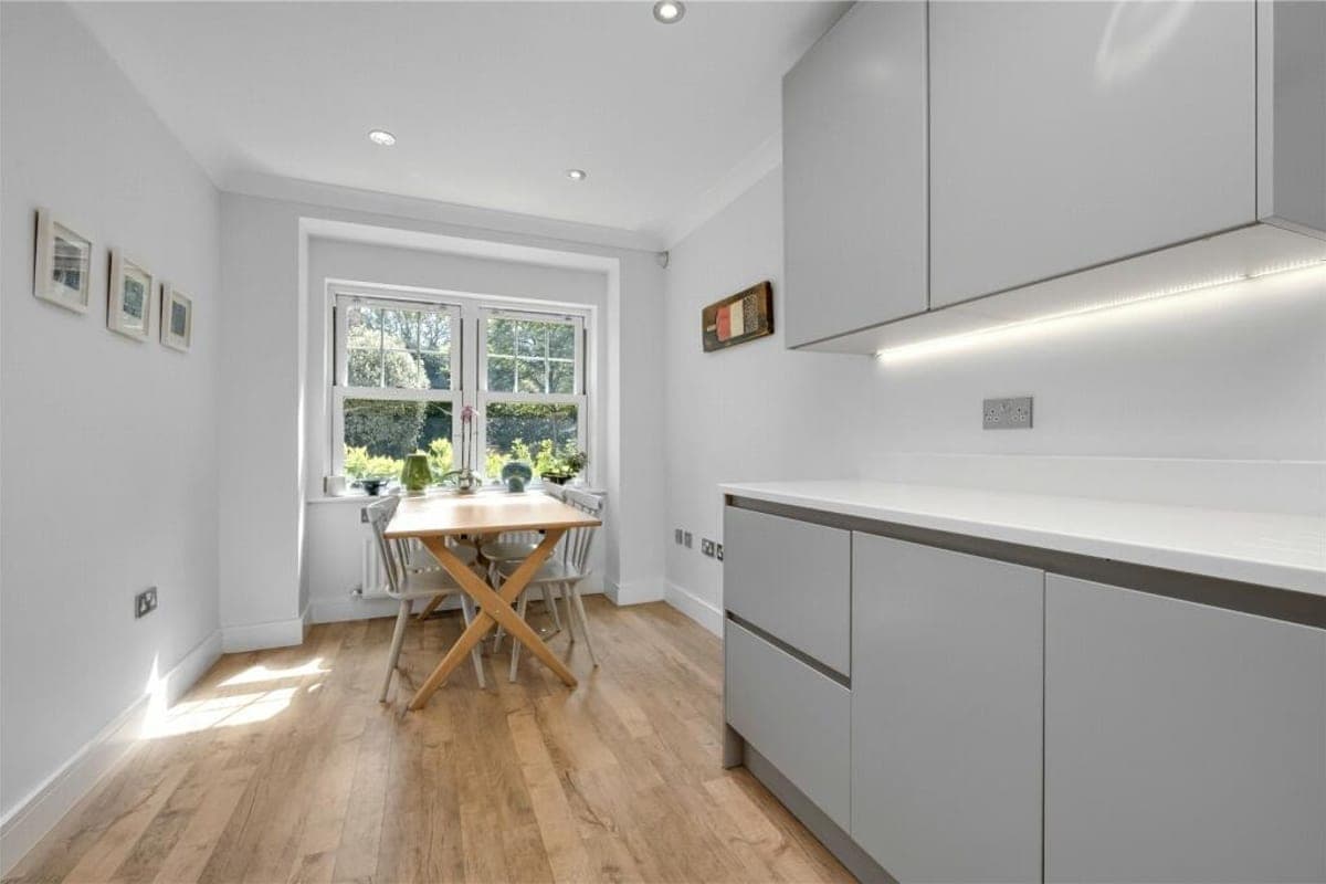 Oatlands Avenue, Weybridge, KT13