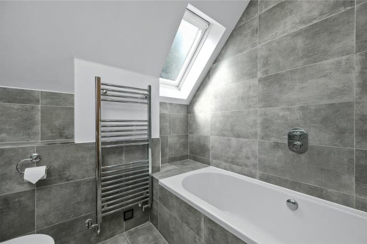 Oatlands Avenue, Weybridge, KT13