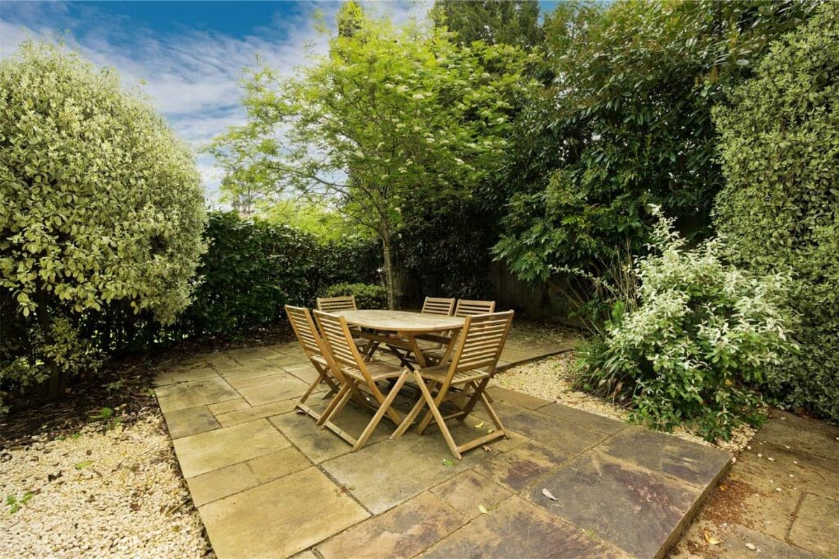 Oatlands Avenue, Weybridge, KT13