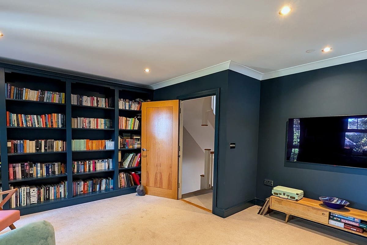 Oatlands Avenue, Weybridge, KT13