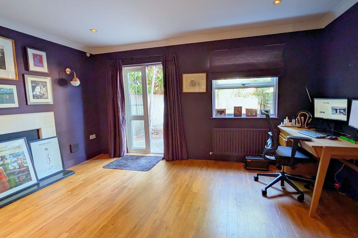 Oatlands Avenue, Weybridge, KT13