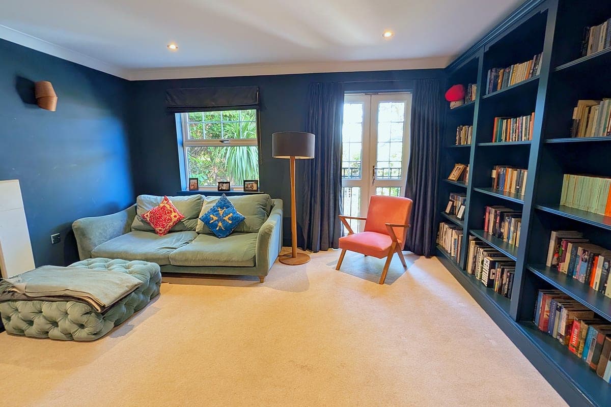 Oatlands Avenue, Weybridge, KT13